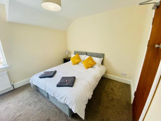 Cannock House ~ 4 Bedrooms All With Ensuite. Rugeley Zewnętrze zdjęcie