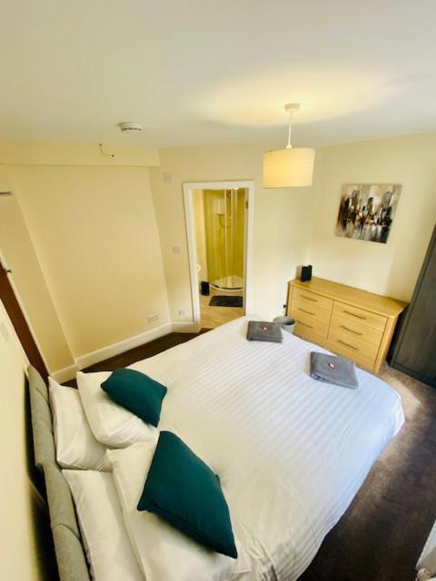 Cannock House ~ 4 Bedrooms All With Ensuite. Rugeley Zewnętrze zdjęcie