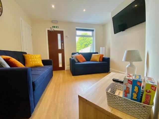 Cannock House ~ 4 Bedrooms All With Ensuite. Rugeley Zewnętrze zdjęcie