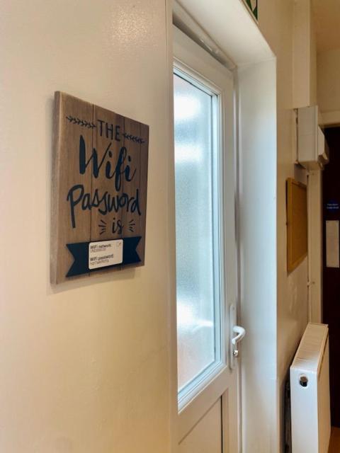 Cannock House ~ 4 Bedrooms All With Ensuite. Rugeley Zewnętrze zdjęcie