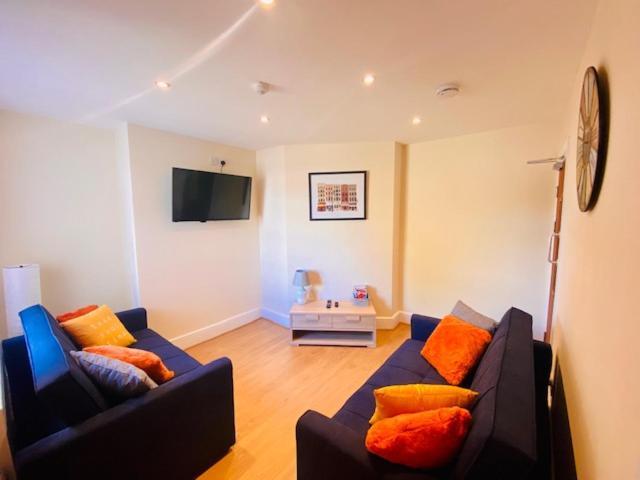 Cannock House ~ 4 Bedrooms All With Ensuite. Rugeley Zewnętrze zdjęcie